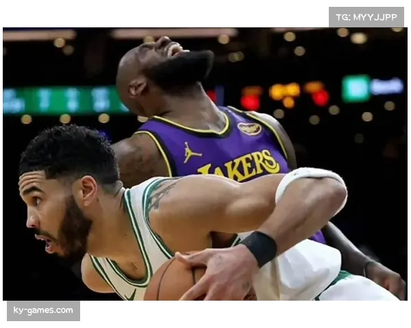 湖人轮换阵容防守落位问题 对阵绿军暴露协防沟通不足